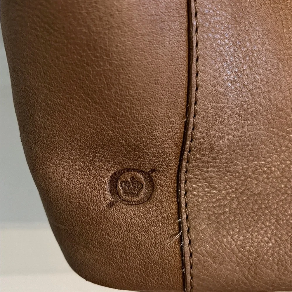 BORN Morley leather crossbody/hobo bag - Picture 4 of 16